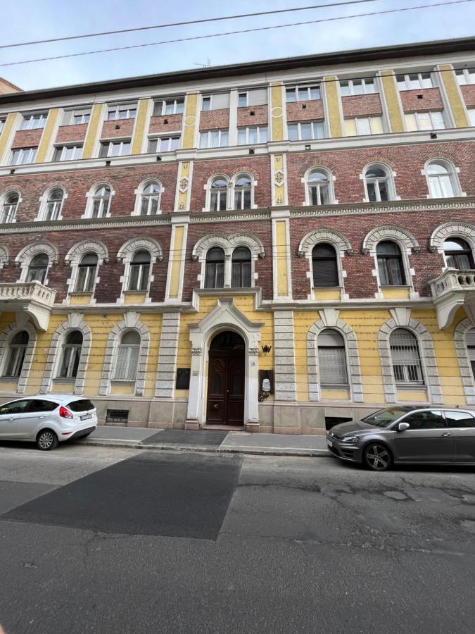 Garibaldik Apartman Budapest Esterno foto